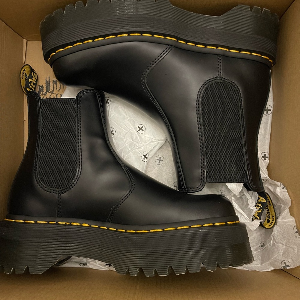 Size 6 Doc Marten Platform Chelsea Boots - NEVER WORN